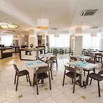 Alexander Hotel