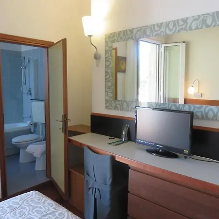 Alexander Hotel 3*