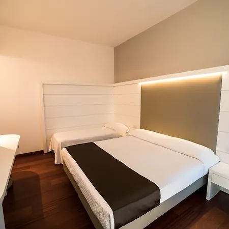Alexander Hotel 3*