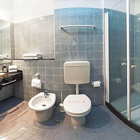 Alexander Hotel 3*