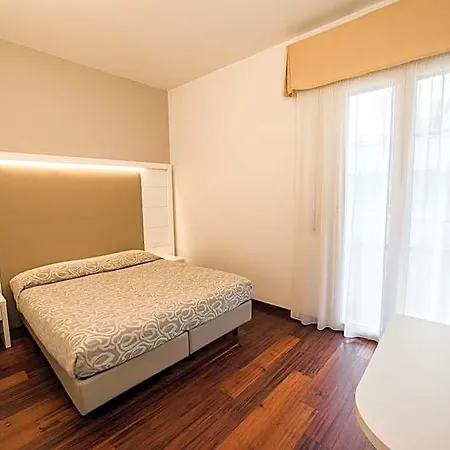 Hotel Alexander 3*