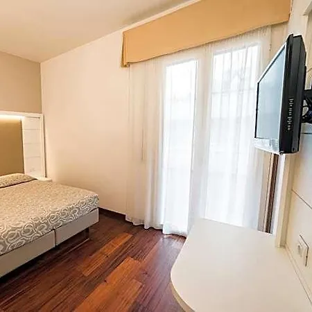 Hotel Alexander 3*