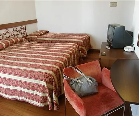 Alexander Hotel 3*