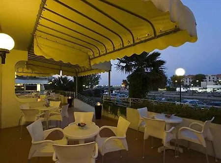 ホテル Alexander 3*