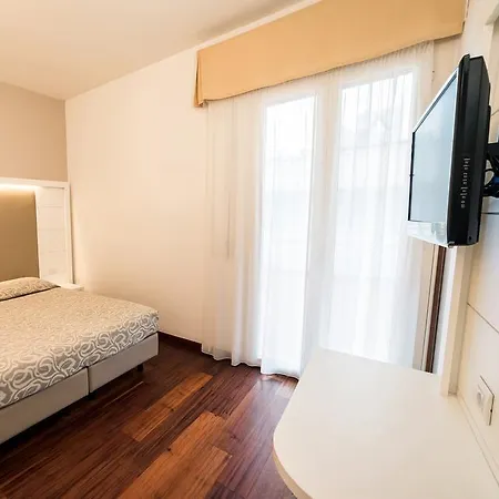 Alexander カットーリカ