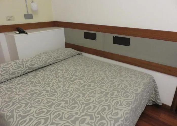 Alexander Отель